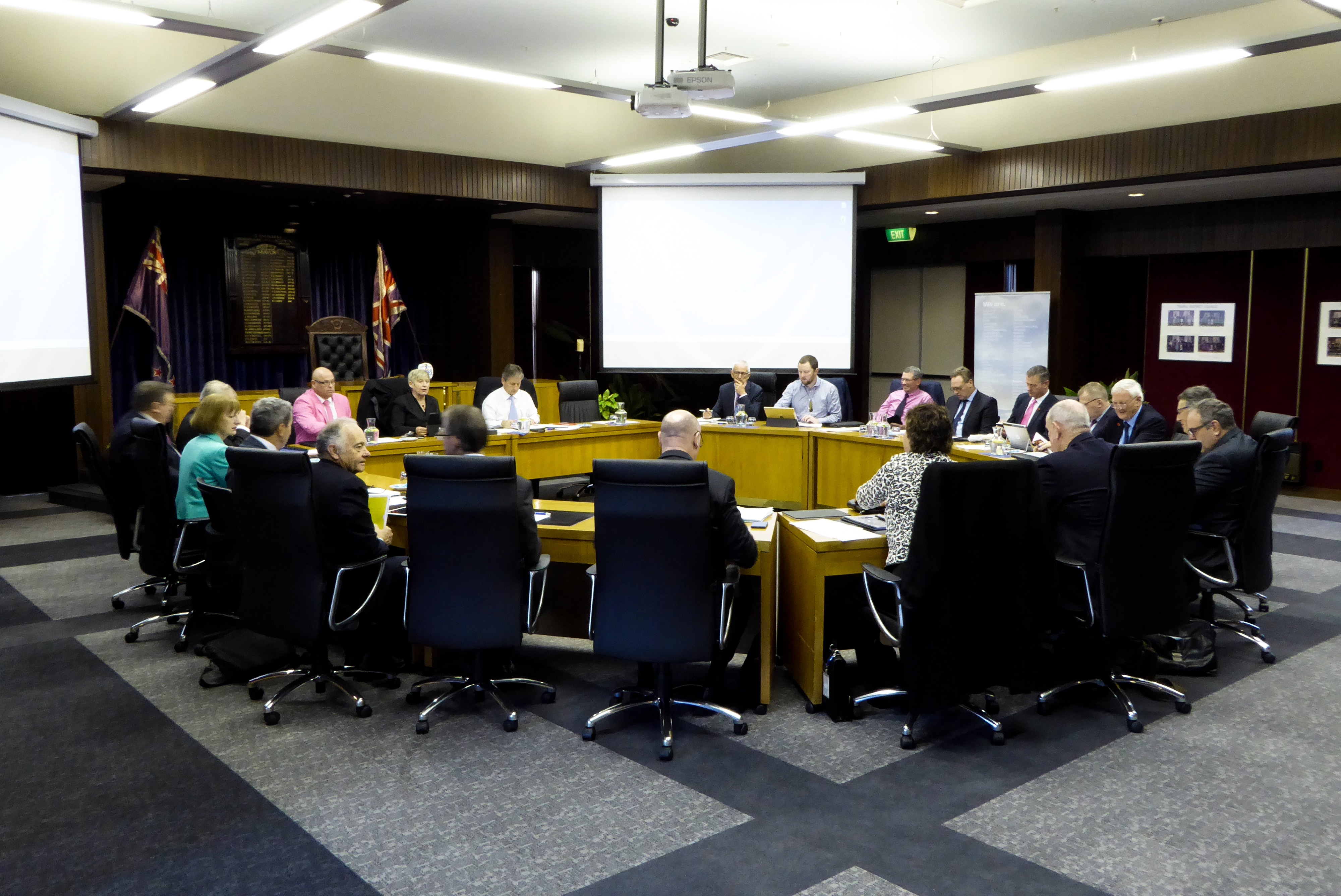 Mayoral Forum meets in Timaru, 26 May 2017 Canterbury Mayoral Forum meets in Timaru District Council Chamber, 26 May 2017
